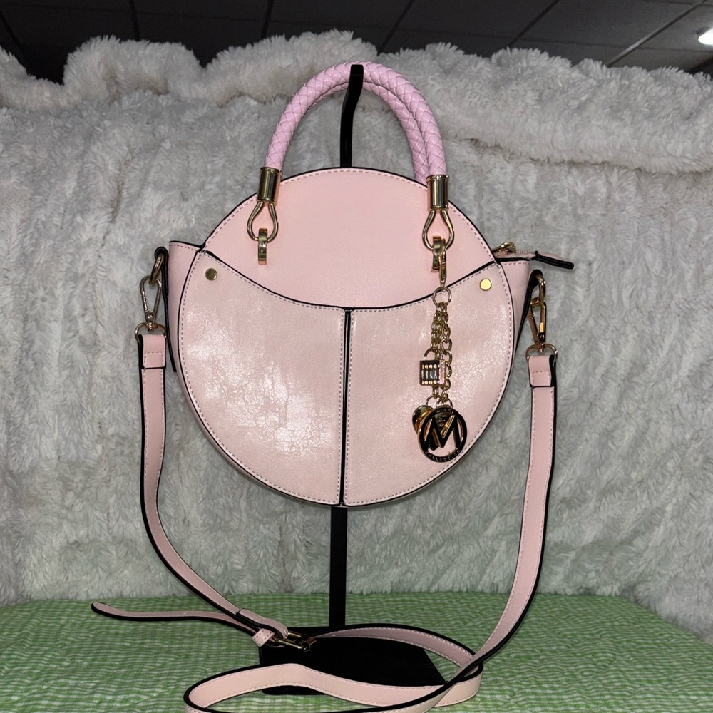 Elegant Pink Crossbody Bag with Gold Details